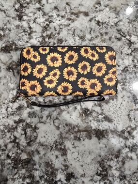 Sunflower Print Wristlet Wallet